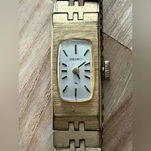 Seiko Gold Plated Ladies Watch Rare Vintage Mechanical Winding Watch VTG 1970s Seiko Ladies Wind Watch Gold Plated Rare Green  main image 3